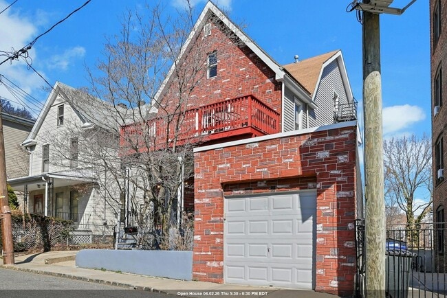 Building Photo - 30 Columbia Terrace Unit 2