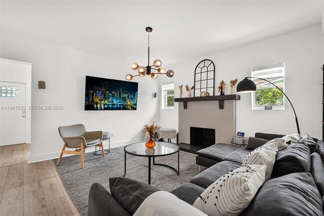 Photo - 37 NW 47th St