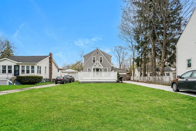 Photo - 651 Voelker Ave