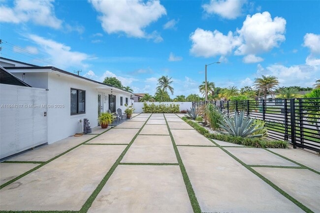 Photo - 5001 NW 190th St Unit Main