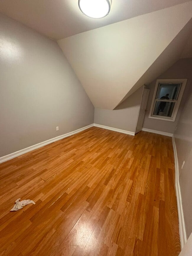 Photo - 107 N High St Unit Apt 3