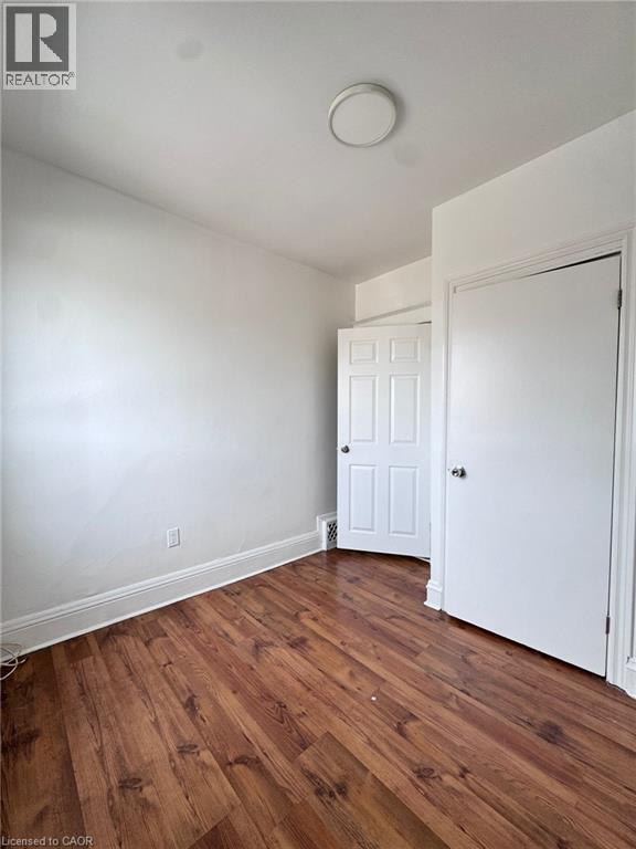Photo - 10 Fairleigh Ave N