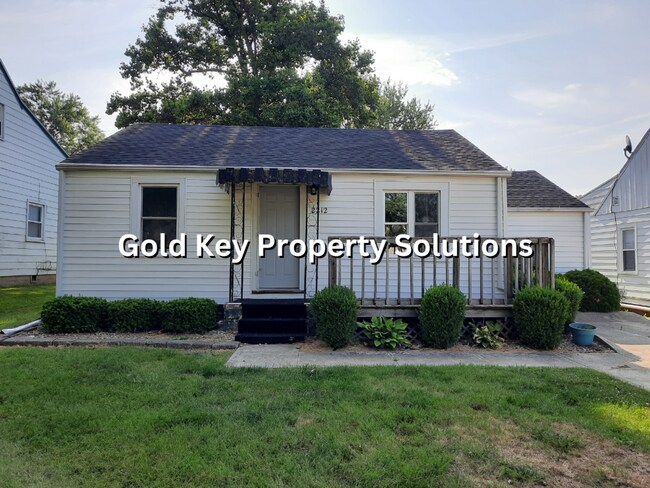 Photo - MUNCIE 4 BR 1 BA House Near Ball State with Washer/Dryer and Fenced Back Yard NO SECTION 8