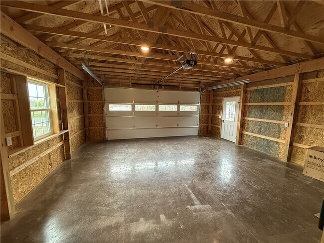 Photo - 2002 Maes Lndg