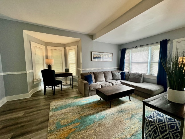 Photo - 5112 Ravenna St