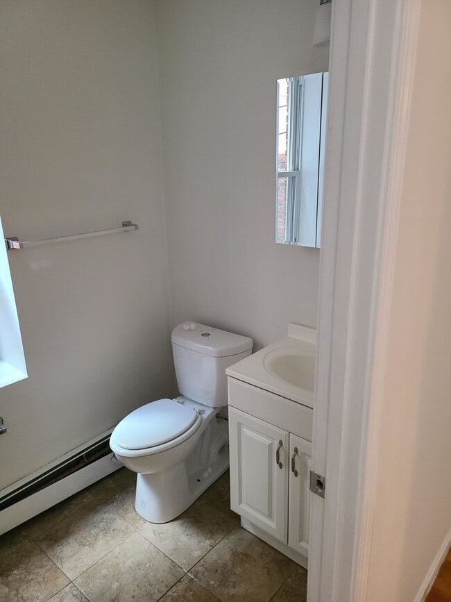 Photo - 383 Hanover St Unit 3