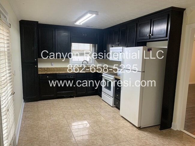 Photo - Beautiful 3b Room!Move in ready!