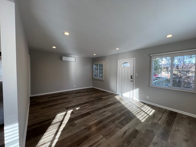 Photo - 7307 Ensign Ave