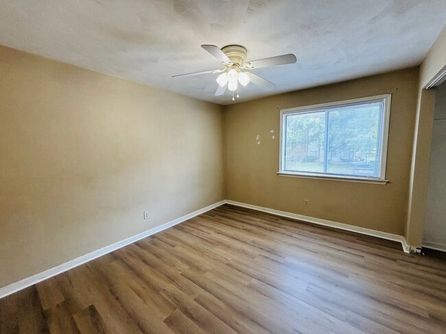 Photo - 403 Berryfield Ln