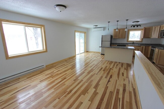 Photo - 902 3rd Ave N