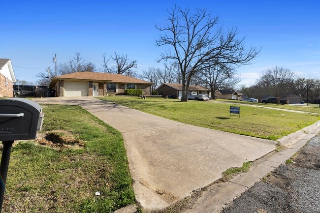 Photo - Charming Newly Remodeled Rental Home in a Quiet Neighborhood