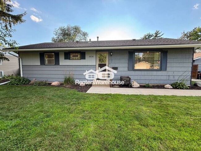 Building Photo - Clean, Quiet, and Updated – 3BR Bloomingto... Rental