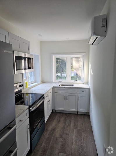 Building Photo - 7 Oswego Rd Rental