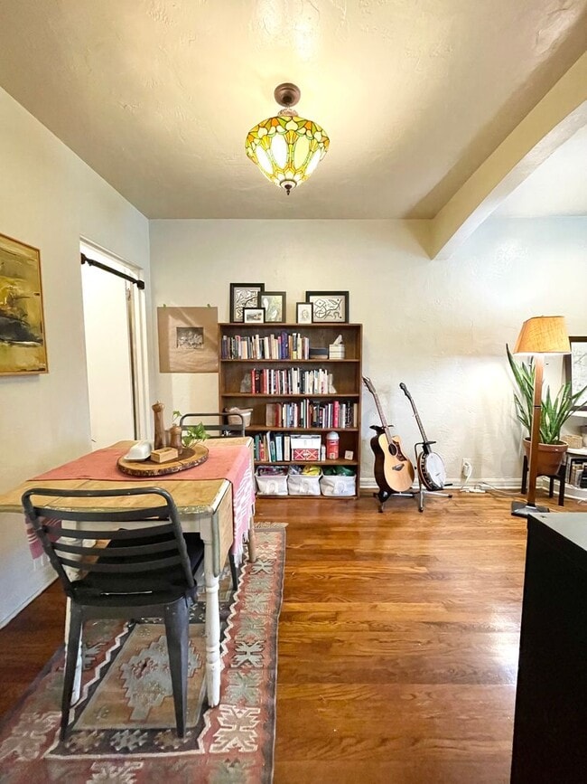 Photo - 209-211 Tennant Unit 209