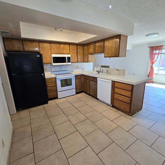 Photo - Sunsites/Pearce Southwest Style Home