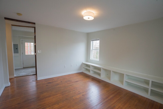 Building Photo - 324 N 27th St Unit D