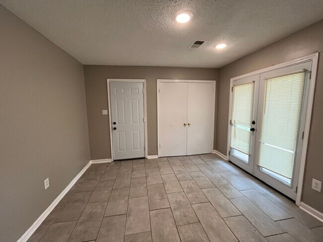 Photo - Renovated 3 Bedroom 1 Bath Home for Rent!!