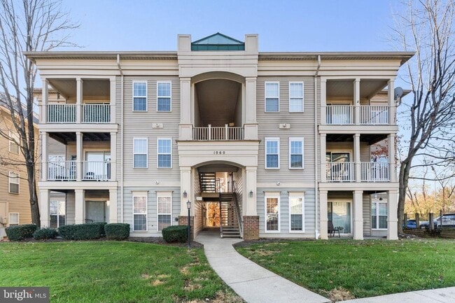 Building Photo - 1060 Gardenview Loop