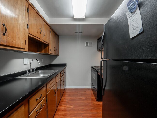 Whitney Avenue Apartments