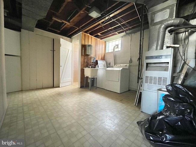 Photo - 7423 Holabird Ave