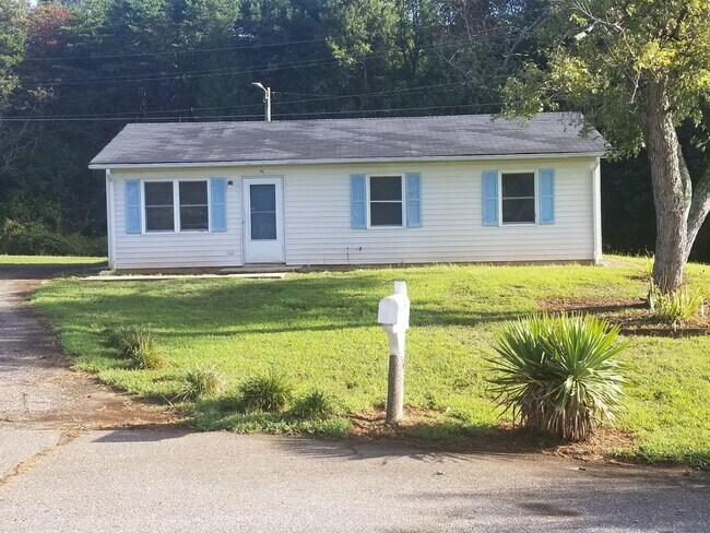 Building Photo - 3- Bedroom & 1- Bath