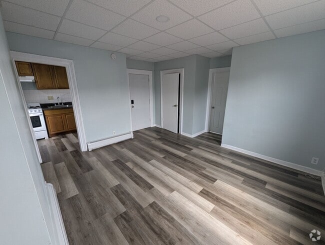 Building Photo - 96 Summer Ave Unit 2 Rental