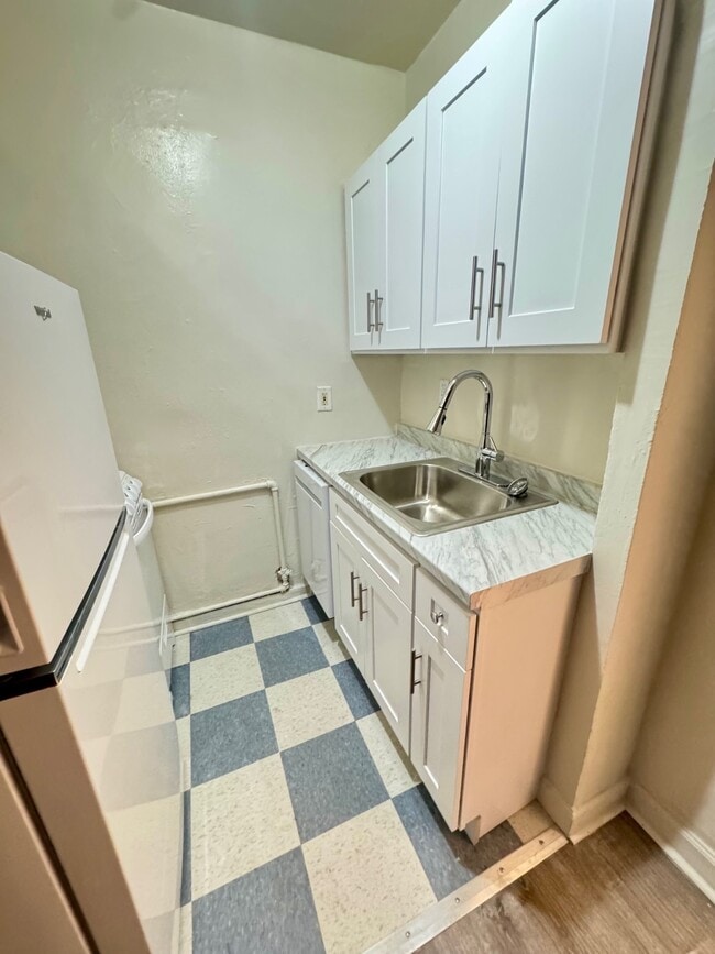 Photo - 625 Gramatan Ave