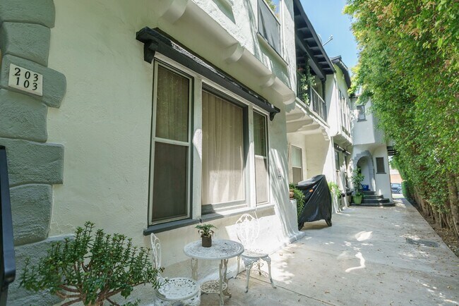 147 North Hamilton Drive