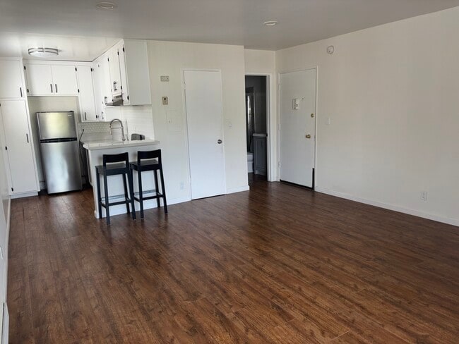 Photo - 14718 Magnolia Blvd