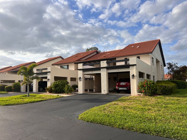 Building Photo - 2BD/2BA Townhome