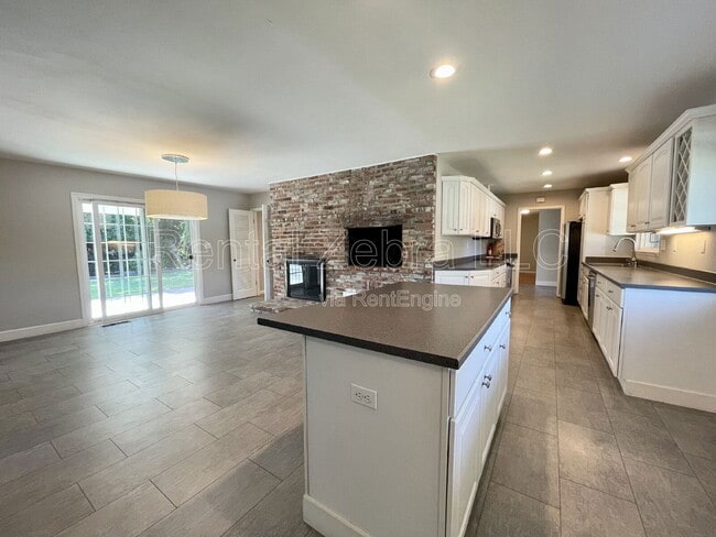 Photo - 626 Huntleigh Dr