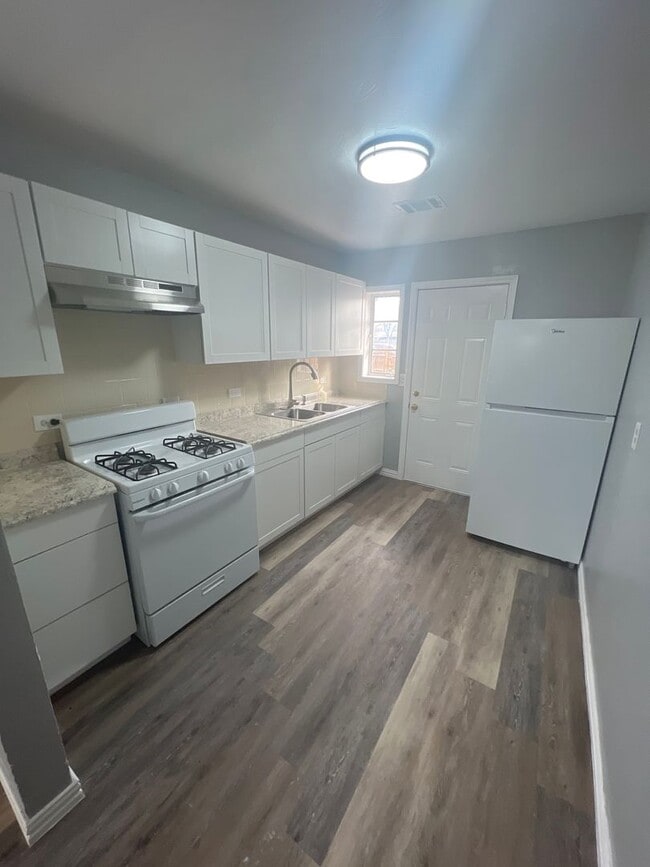 Photo - 3003 Curtis Dr Unit A