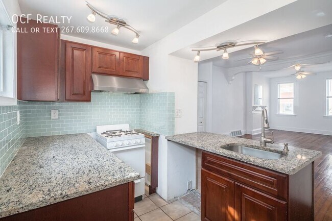 Photo - 2214 Latona St