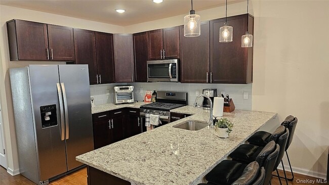 Photo - 260 W Main St Unit 11