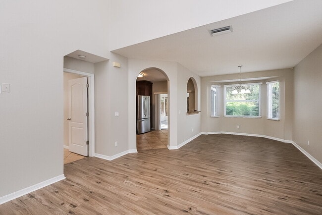 Photo - 914 Lake Shore Ranch Dr