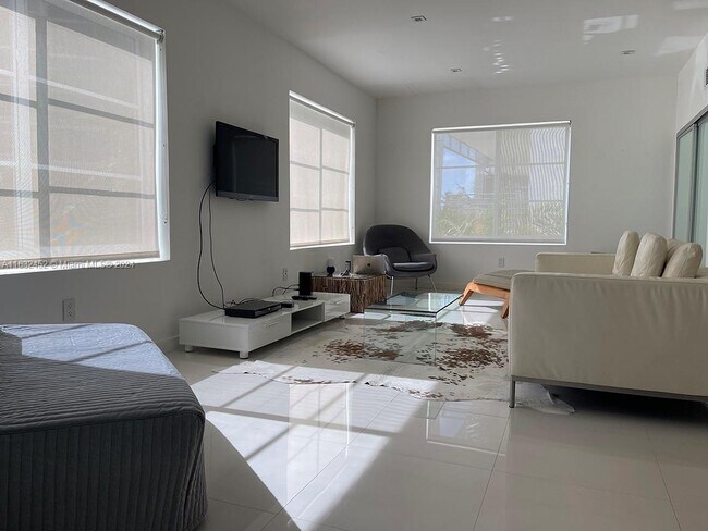 1460 Ocean Dr Unit 401