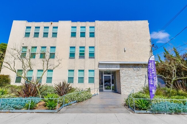 Photo - 537 E Hyde Park Blvd Unit 212
