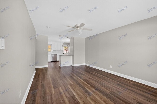 Photo - 206 N Graves St