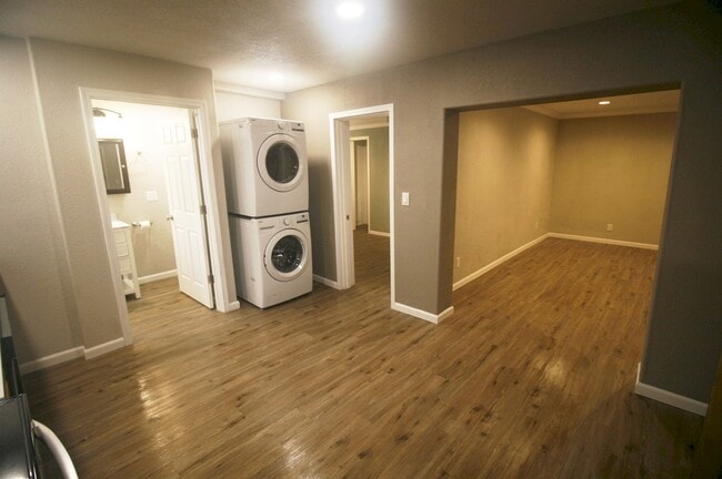 Kitchen - 1515 SE Mill St Unit Apt 2