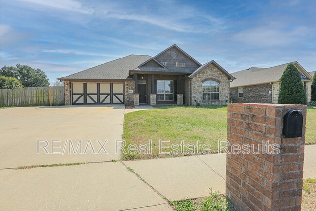 Building Photo - 1909 Sandpiper Ave Rental