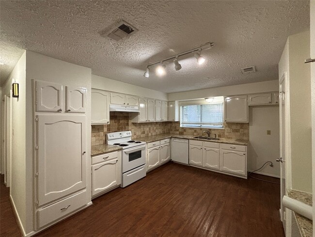 Photo - 12614 Campos Dr