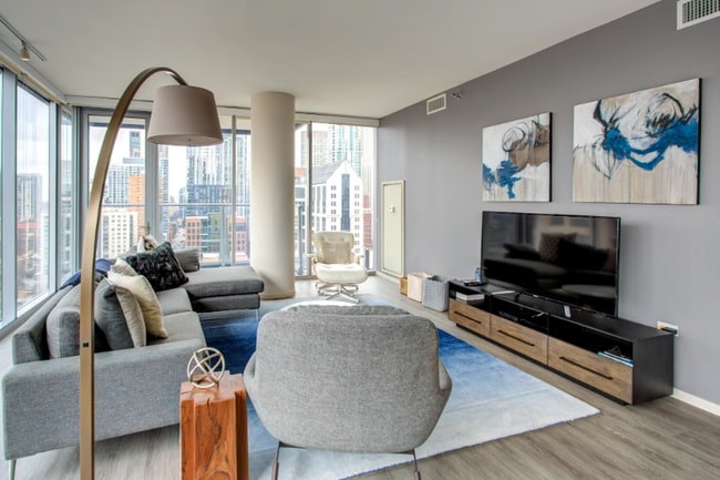 Photo - 9 E Huron St