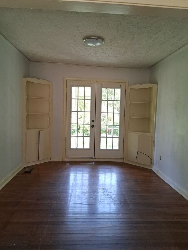 Photo - 4834 Maplewood Dr