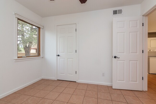 Photo - Fully Furnished One Bedroom Condo Availabl...