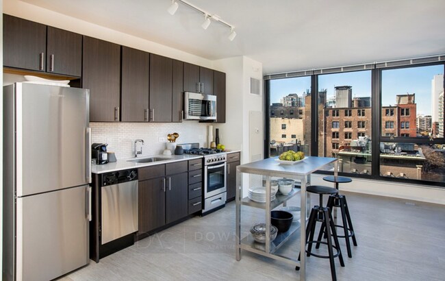 Photo - 720 N Wells St