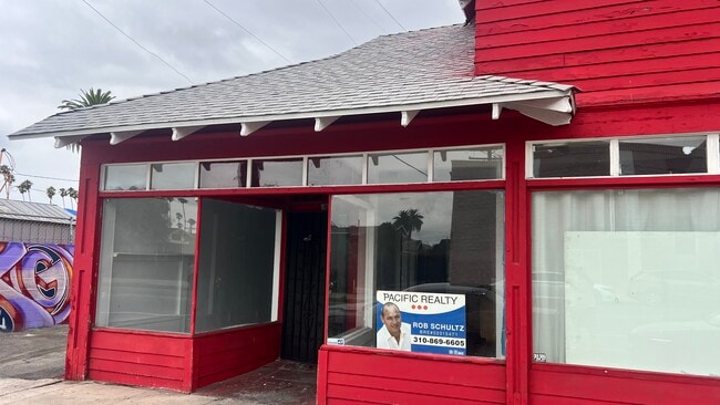 Photo - 1911 W 48th St