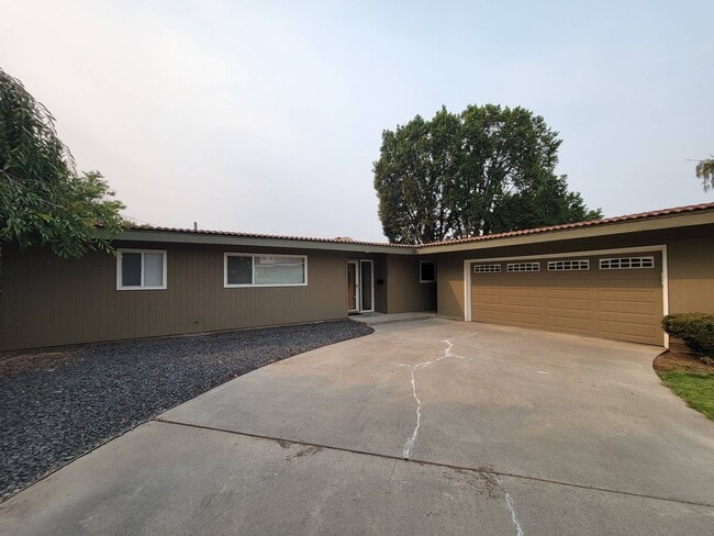 Photo - 305 N Quincy Pl