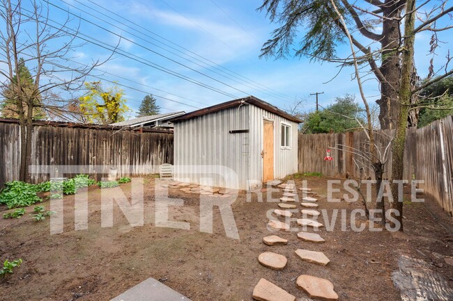 Photo - 2922 Walnut Ave