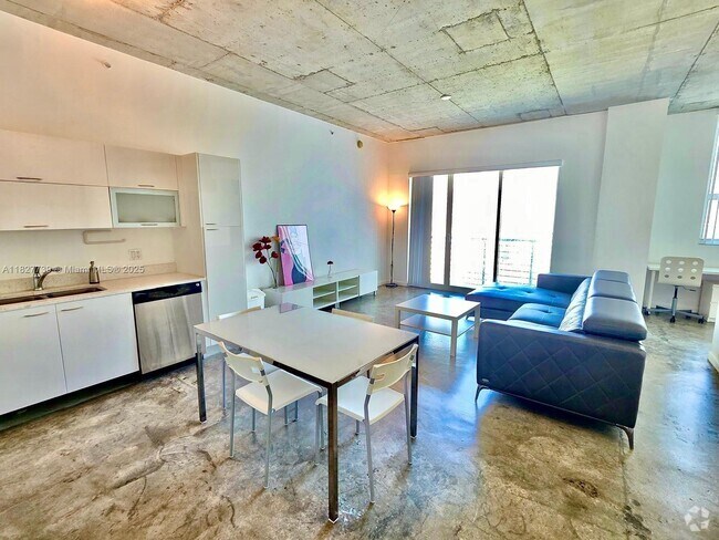 Building Photo - 133 NE 2nd Ave Unit 2308 Rental