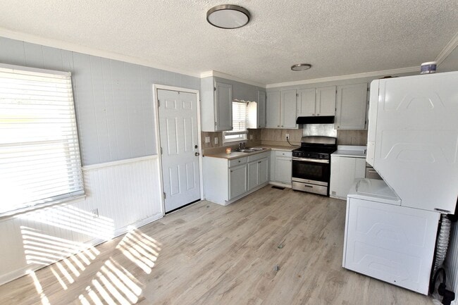 Photo - 1704 Cherry St